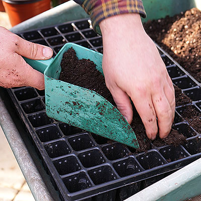 Redskap för att jobba med jord