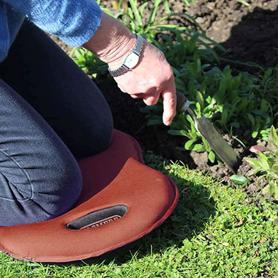 Knäskydd för trädgårdsarbete