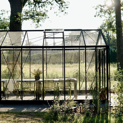 Växthus i glas med högt ljusgenomsläpp 